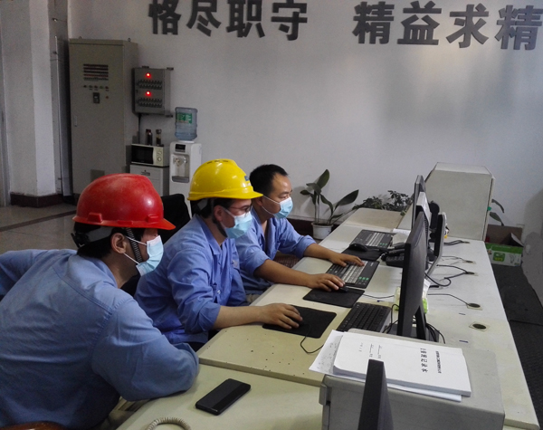 1588374088698415.jpeg 車間值班主任技術員全程監(jiān)督3號鍋爐停車 (2).jpg