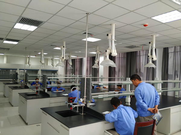 1594090069568426.jpeg 彬州分析化驗室考試照片_副本.jpg