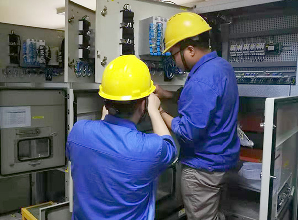 1600668038929306.jpeg 孔維成在315C變電所檢修現(xiàn)場.jpg