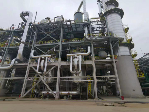 1612613314939306.jpeg 草酸二甲酯裝置現(xiàn)場.jpg