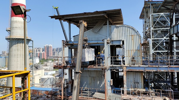 1652859666810531.jpeg 更換催化劑照片.jpg