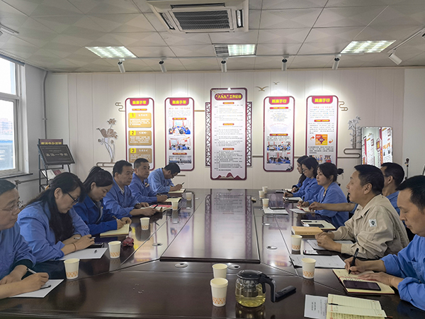 5月23日，法審、實業(yè)黨支部結對開展“學思鑄魂 共促共建”主題黨日活動 (2).jpg