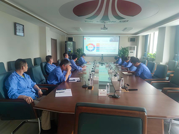 6月28日上午，化工集團組織召開2023年度第二期對標大講堂活動，公司企管部與人力資源部、工會辦、科技發(fā)展部、生產(chǎn)部等多個部門參與。.jpg
