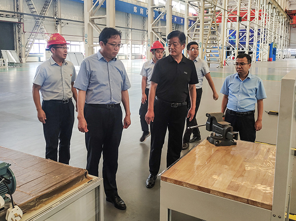 1691970460443444.jpeg 8月10日馮曉宏一行參觀(guān)小保當(dāng)公司辦賽基地 600.jpg