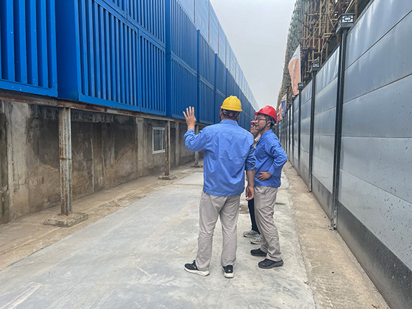 物料車間、安環(huán)部  現(xiàn)場(chǎng)檢查噪音墻.jpg