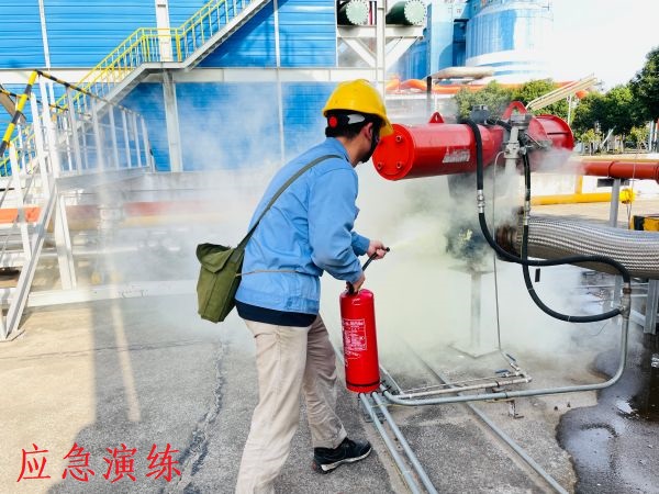 9.11消防演練，撲救初期火災(zāi).jpg
