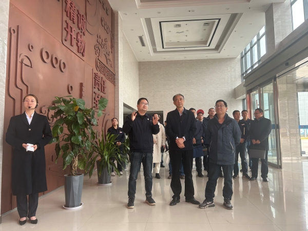 3.13化工集團領(lǐng)導屈戰(zhàn)成一行到彬州公司調(diào)研 附圖1.jpg