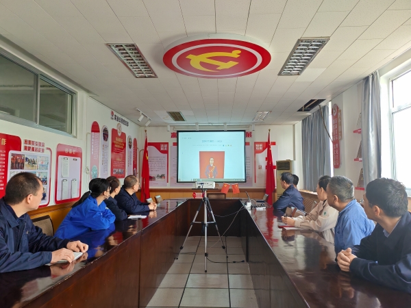 261742973093638487.jpg 3月24日上午支部組織學(xué)習(xí)勞模先進(jìn)事跡.jpg