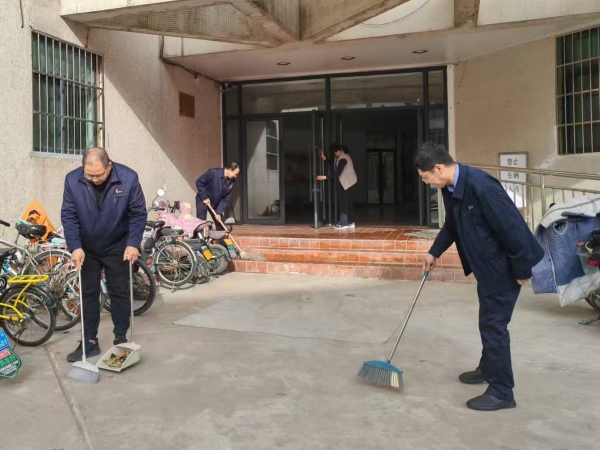 261742973102162671.jpg 3月24日,開(kāi)展義務(wù)勞動(dòng).jpg