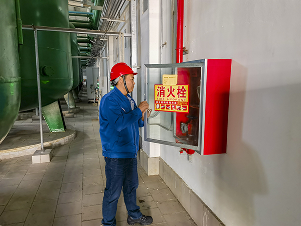 檢查消防卡扣連接情況   600.jpg